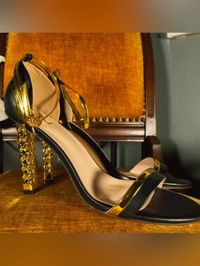 SIZE 14 FSJ Flower Gold Metal Chain Heel